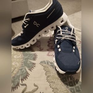 NWOT ON Cloud 5 low-top sneakers